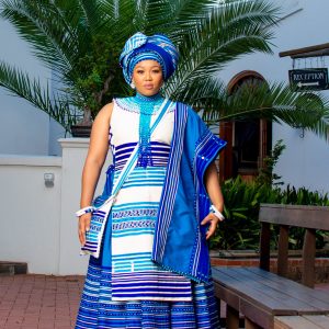 Turquoise, blue and cream ladies 5 pieces ensemble