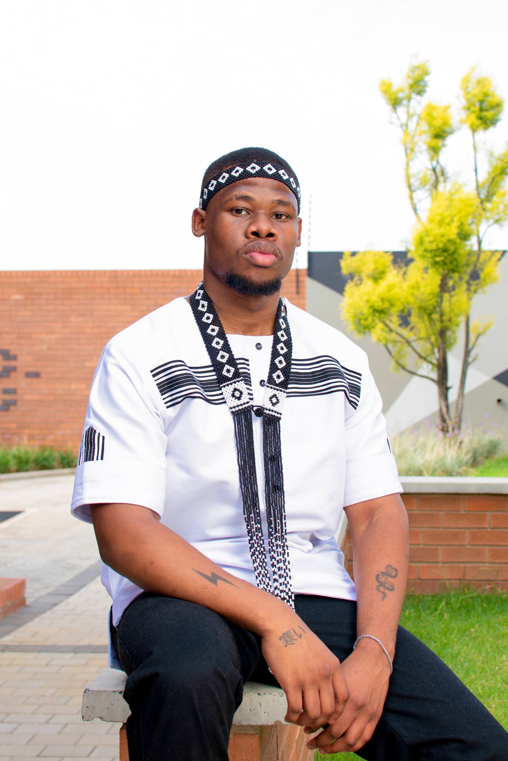 White & Black men’s short sleeve shirt - Image 2