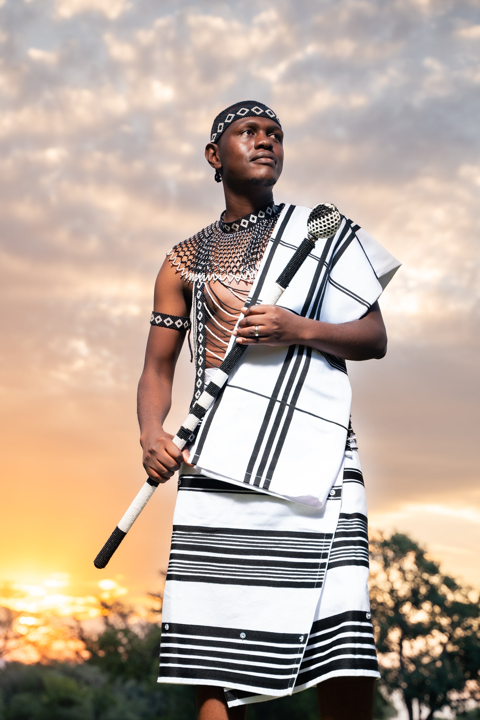 White and black ensemble - Image 3