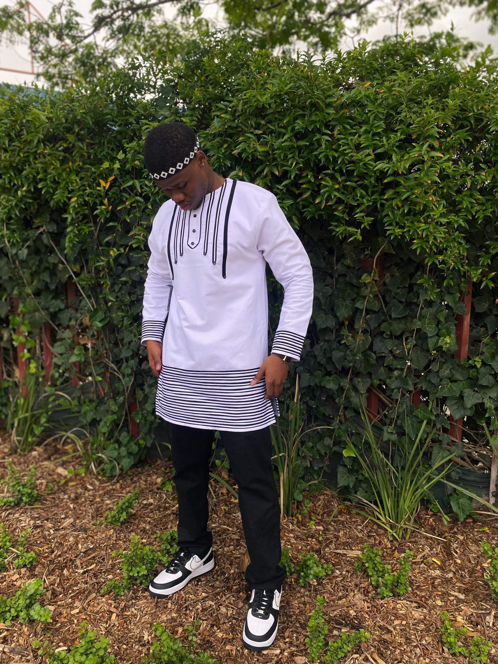 White and black Mkhwenyana shirt - Image 2