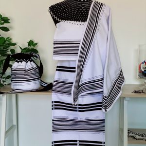 Top stitched Headwrap, Ncebetha & Drawstring bag. Headwrap R950, Ncebetha R1100 & Bag R700